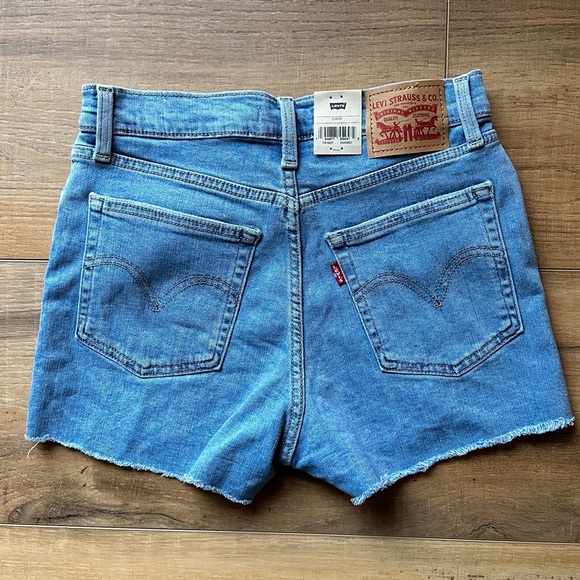 Levi’s Shorts 26 2 Denim Jean High Rise Waist Raw Hem Womens Light Wash Boho NWT - Picture 3 of 3